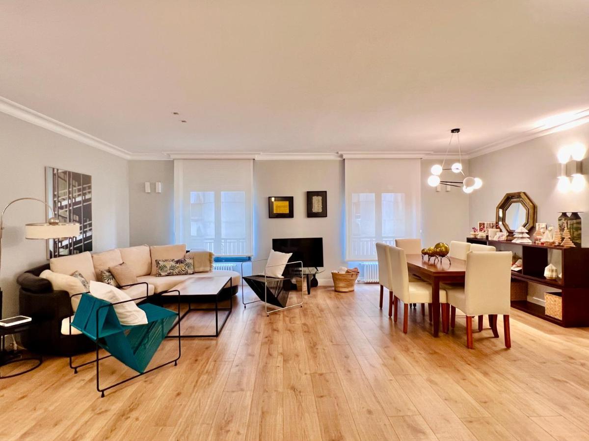 Appartamento Housing Leon Gran Via Luxe Esterno foto
